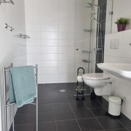 Ludwigshohe Eg דירה *